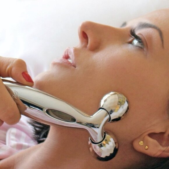 💕REFA💕 ReFa Carat Face New in Box Beauty Face Neck Roller Tool Tighten  Tone - Picture 4 of 17